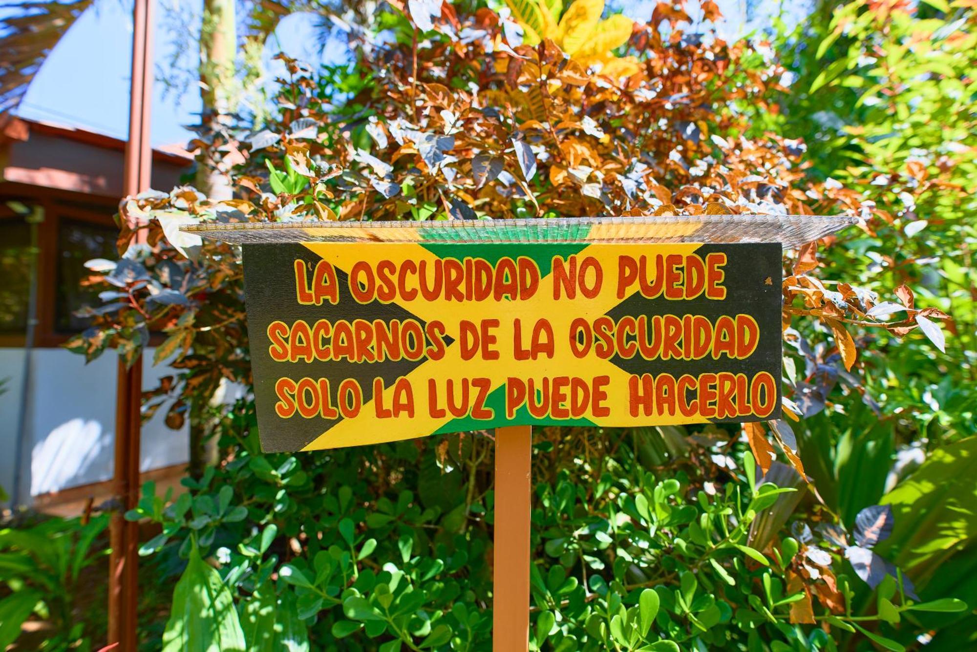 Casa Coki - Modern Pool Steps From The * Puerto Viejo de Talamanca
